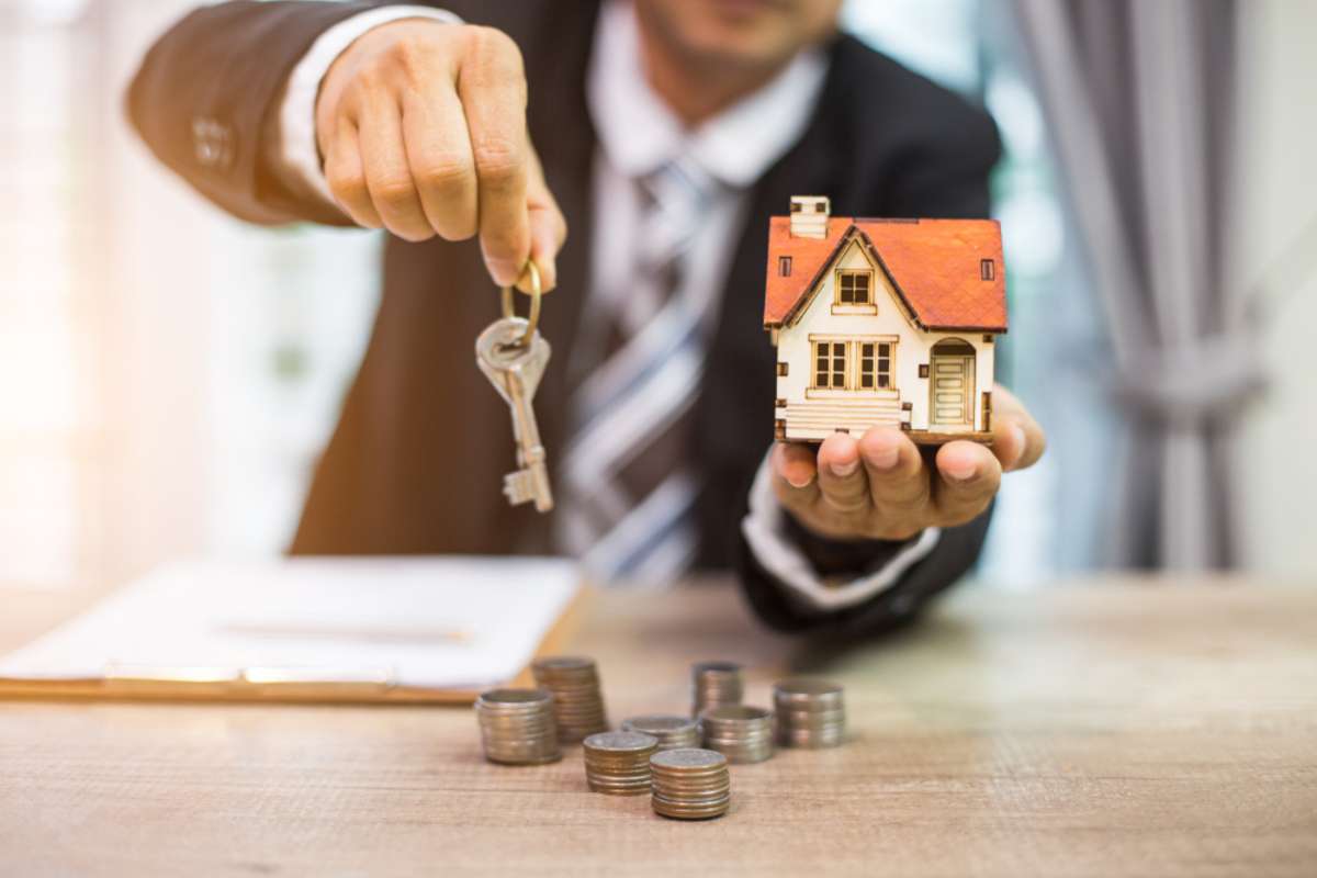 Selling home,Little house ,money